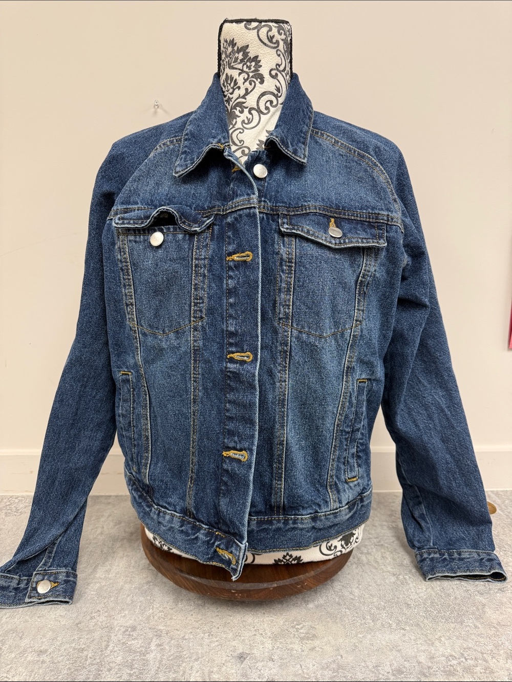 Baccini‎ Blue Denim Jacket Large 100% Cotton Classic Trucker